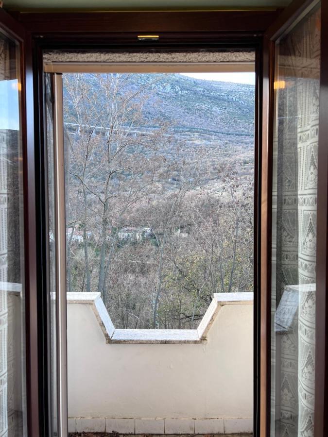 Il Rustico Uno A Bugnara Nella Valle Del Sagittario Sulmona Exterior photo